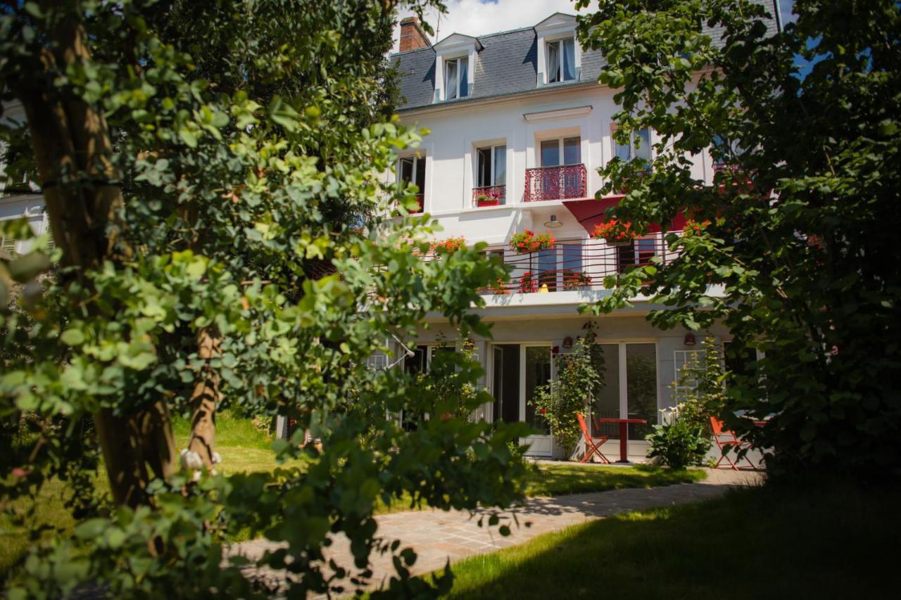 Le Jardin Des Toiles Hotell Triel-sur-Seine Eksteriør bilde